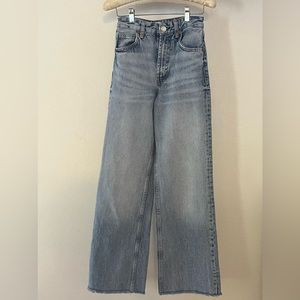 Zara Light Blue Denim High-Rise Cut-Off Jeans Size 32